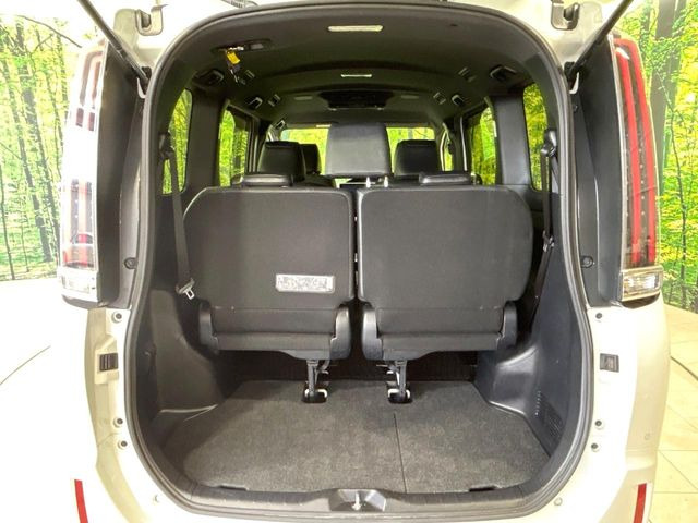 ���i�̂���������ʋ΁A���}���ɏ\���ȉ׎��X�y�[�X���m�ۂ��Ă���܂��B�Z�J���h�V�[�g��|���ƁA�傫�ȉו��̐ύڂ��\�ł���