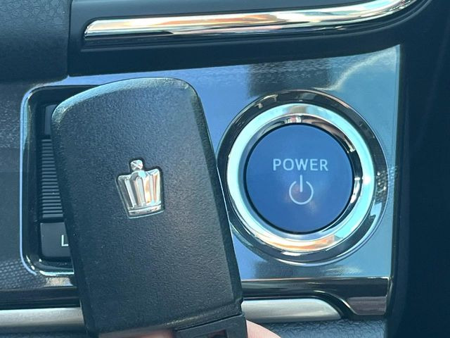 �y�X�}�[�g�L�[�z�J�o����|�P�b�g�ɓ��ꂽ�܂܂ł��h�A�̎{���E�������\�ȃX�}�[�g�L�[�𑕔��B�G���W���̃I���E�I�t�����J�M�����o���K�v����������Ƃ��Ă��֗��ł���