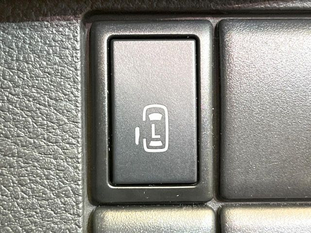 【パワースライドドア】スマートキーや運転席のスイッチでスライドドアの開閉が可能♪電動だから力を入れてドアを開ける必要が無く、小さいお子様でも、重い荷物を持っている時もラクに開け閉めできます♪