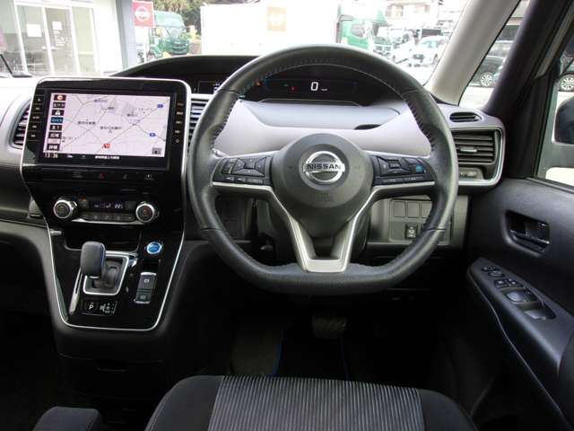 セレナ1.2 e-POWER ハイウェイスターV