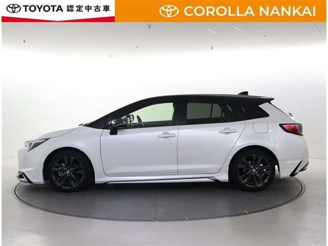 カローラツーリング1.8 ハイブリッド W×B