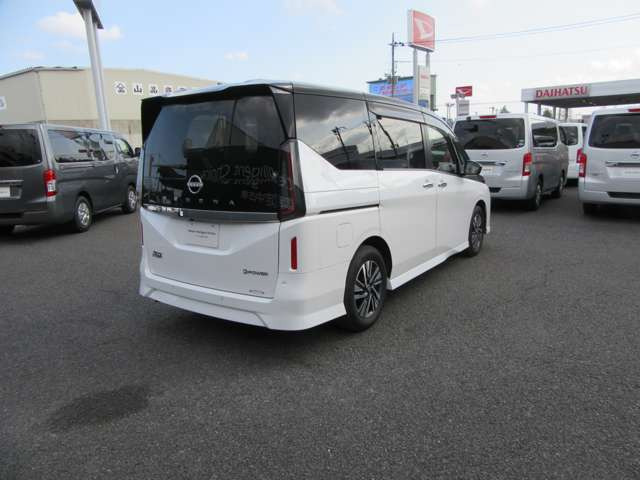 セレナ1.4 e-POWER ハイウェイスターV