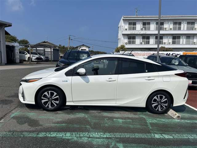 プリウスPHV1.8 A