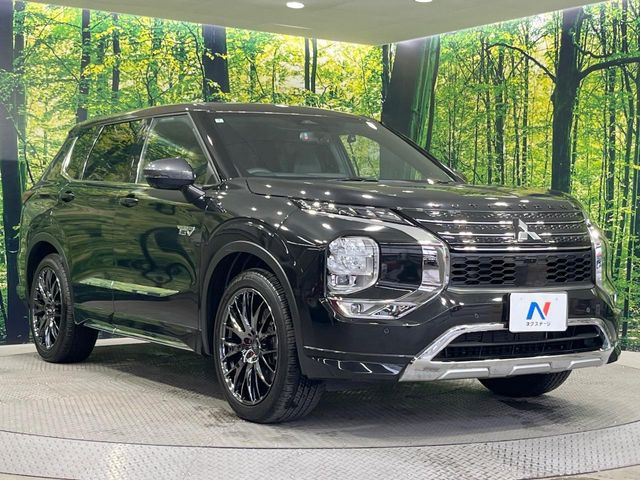 高透明度のガラス皮膜で撥水はもちろん、上質なツヤ・光沢を実現。紫外線や酸性雨から大切な愛車を保護し、色あせ・劣化を防止。「弾スプラッシュコート」、「弾プリミッサコート」からお選びいただけます。