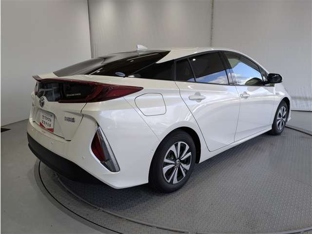 プリウスPHV1.8 A