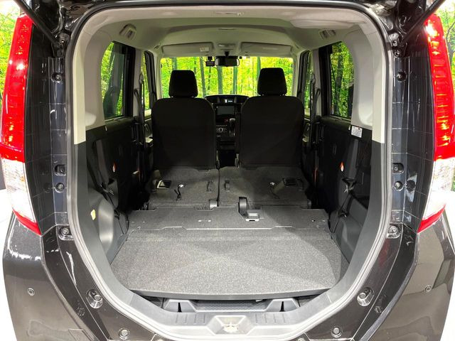 普段のお買い物や通勤、送迎等に十分な荷室スペースを確保しております。セカンドシートを倒すと、大きな荷物の積載も可能です♪