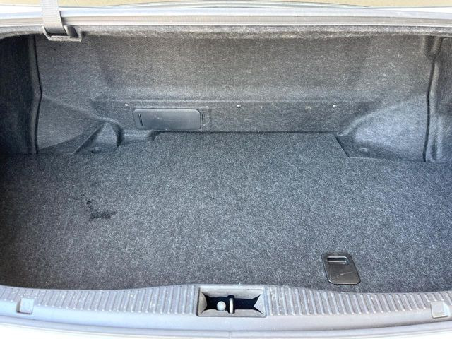 ���i�̂���������ʋ΁A���}���ɏ\���ȉ׎��X�y�[�X���m�ۂ��Ă���܂��B