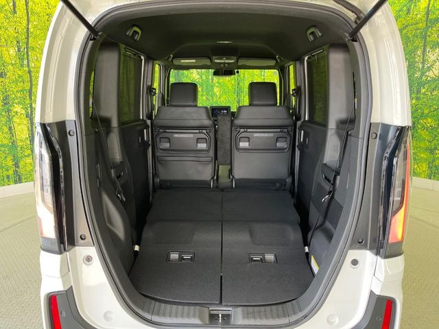 ���i�̂���������ʋ΁A���}���ɏ\���ȉ׎��X�y�[�X���m�ۂ��Ă���܂��B�Z�J���h�V�[�g��|���ƁA�傫�ȉו��̐ύڂ��\�ł���