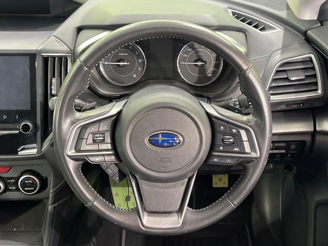 �y�����v�����X�e�A�����O�z�㎿�Ȋv���g�p���邱�ƂŁA��ɂ����������݂ƂĂ��^�]���₷���n���h���ł���