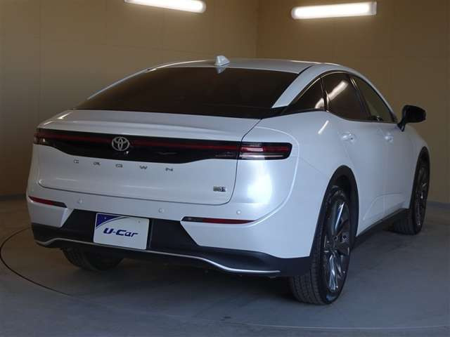 クラウンクロスオーバー2.5 G アドバンスト レザー パッケージ E-Four 4WD