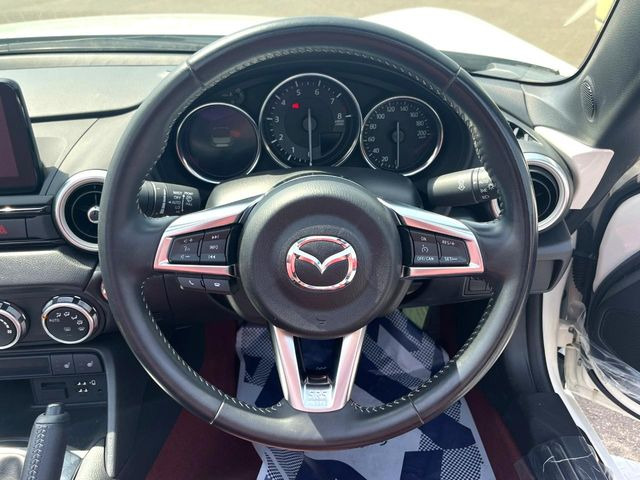 �y�X�e�A�����O�X�C�b�`�z�^�]���A�O������ڐ������炷���ƂȂ��A�I�[�f�B�I���̑��삪�\�ȕ֗��@�\!���S&���K�ȃh���C�u�����o���Ă���܂���