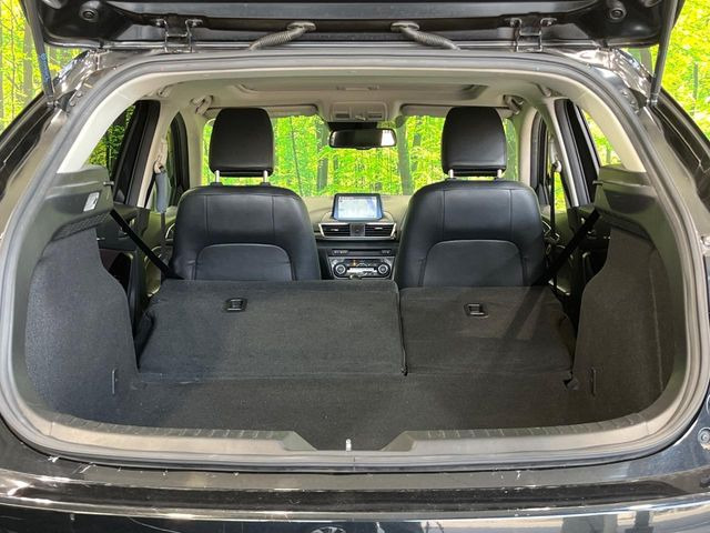 ���i�̂���������ʋ΁A���}���ɏ\���ȉ׎��X�y�[�X���m�ۂ��Ă���܂��B�Z�J���h�V�[�g��|���ƁA�傫�ȉו��̐ύڂ��\�ł���