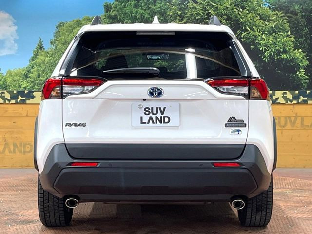 安心の最長10年・走行無制限保証(有償)をご用意。保証内容も充実はもちろん、無料点検&オイル交換や、年中無休の全国・24時間ロードサービスも付帯されておりますのでご安心下さい。