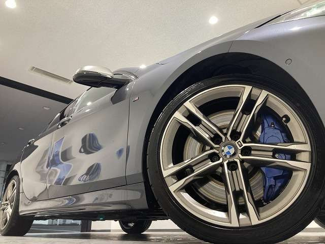 1シリーズM135i xドライブ 4WD