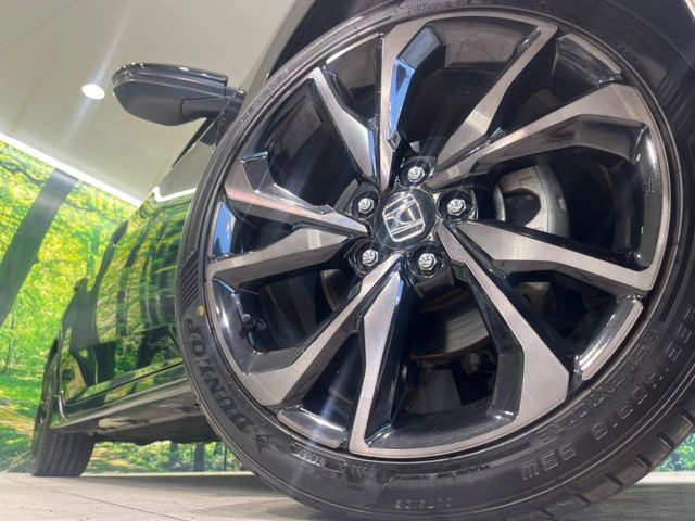 �y����18�C���`�A���~�z�C�[���z�O�ςɃ}�b�`���������A���~�z�C�[���𑕒����Ă���܂��B�e��ЊO�A���~�z�C�[����A�X�^�b�h���X�^�C�����戵�����Ă���܂��B���񂲑��k����������