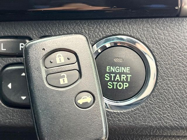 �y�X�}�[�g�L�[�z�J�o����|�P�b�g�ɓ��ꂽ�܂܂ł��h�A�̎{���E�������\�ȃX�}�[�g�L�[�𑕔��B�G���W���̃I���E�I�t�����J�M�����o���K�v����������Ƃ��Ă��֗��ł���