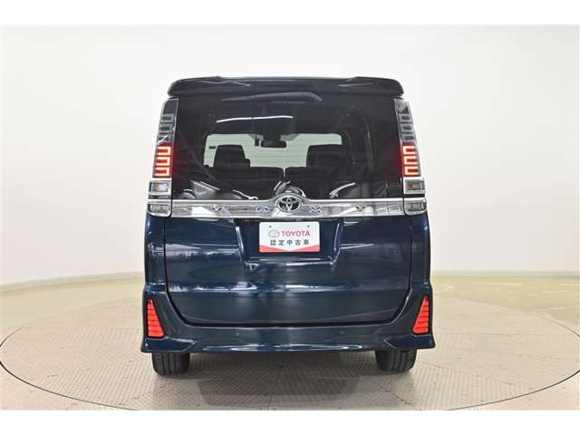 ヴォクシー2.0 ZS 煌III 4WD