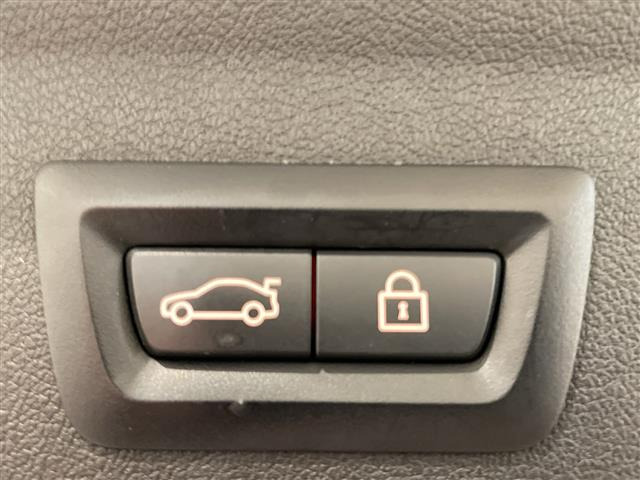 1シリーズM135i xドライブ 4WD