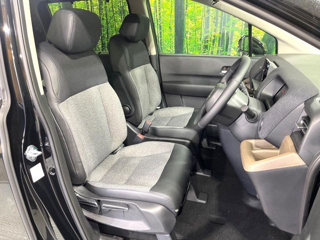 もちろん車内はキレイです♪よりクリーンな状態をキープしたいお客様には『ナノゾーンコート』がおすすめ!新型コロナウイルス対策や、除菌・消臭に効果を発揮し多くの方にご好評いただいております。