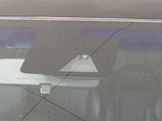 �y�C���e���W�F���g�G�}�[�W�F���V�[�u���[�L�z�t�����g�J�����őO���̎ԗ�����s�҂����m�B�Փ˂������Ȏ��͏Փ˔�Q�y���u���[�L���쓮�A�Փˉ�����T�|�[�g�B�����S�Ƀh���C�u�����y���݂��������܂��B