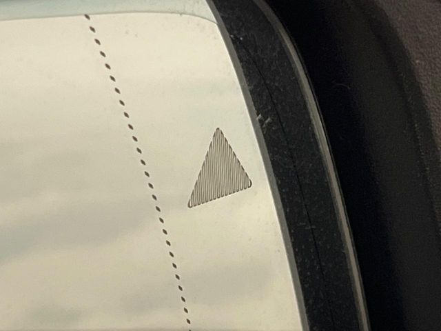 ���u���C���h�A�V�X�g�Z���T�[:���p����̎Ԃ����m���A�h���C�o�[���Ԑ��ύX���s���ۂɁA�x�����Ƌ��ɒ��ӂ𑣂��Ă������S�x���@�\�ł�!