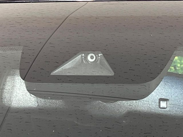 �y�g���^�Z�[�t�e�B�Z���X�z���s���ɑO���̎ԗ�����F�����A�Փ˂������Ȏ��͌x��ƃu���[�L�ŏՓˉ���Ɣ�Q�y�����A�V�X�g�B�����S�Ƀh���C�u�����y���݂��������܂��B