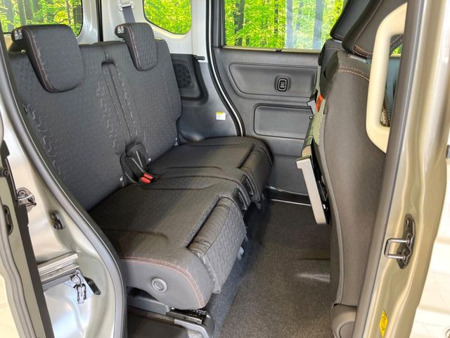 高品質なオリジナルフロアマットもオプションにてご用意しております。お好きなデザインやカラーをお車に合わせて選んでいただくことができます♪