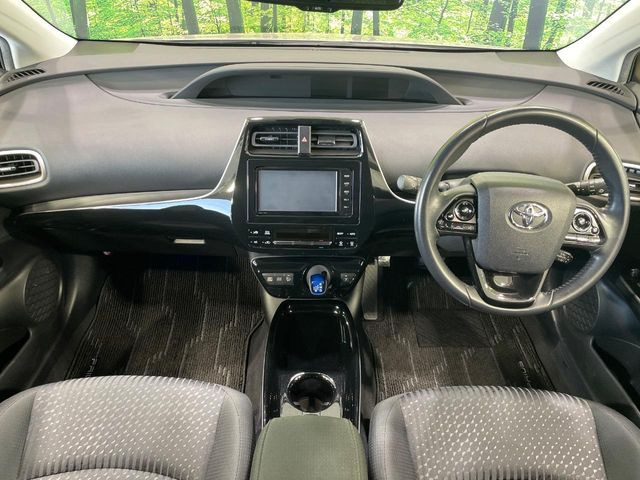 プリウス1.8 S セーフティ プラス ツートーン