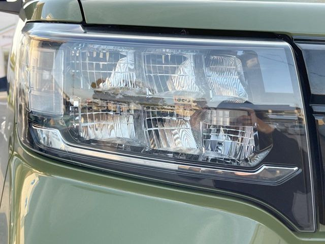 �yLED�w�b�h���C�g�z���V����ԑ��s�����ǍD�Ȏ��E���m�ۂ����S���ĉ^�]�ł��鍂�P�xLED�w�b�h���C�g�𑕔�!�_�����x�������A����d�͂��}�����Ă��܂��B