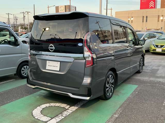 セレナ2.0 ハイウェイスターV