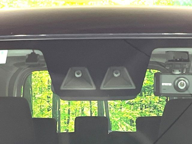 【スマートアシスト】走行中に前方の車両等を認識し、衝突しそうな時は警報とブレーキで衝突回避と被害軽減をアシスト。より安全にドライブをお楽しみいただけます。