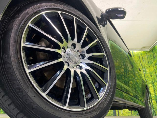 【17インチアルミホイール】外観にマッチしたアルミホイールを装着しております。各種アルミホイールや、スタッドレスタイヤも取扱いしております。是非ご相談ください♪