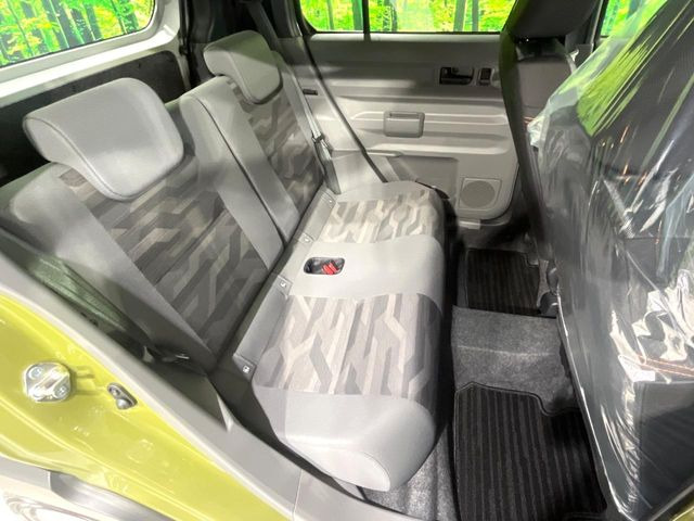 ���i���ȃI���W�i���t���A�}�b�g���I�v�V�����ɂĂ��p�ӂ��Ă���܂��B���D���ȃf�U�C����J���[�����Ԃɍ��킹�đI��ł����������Ƃ��ł��܂���