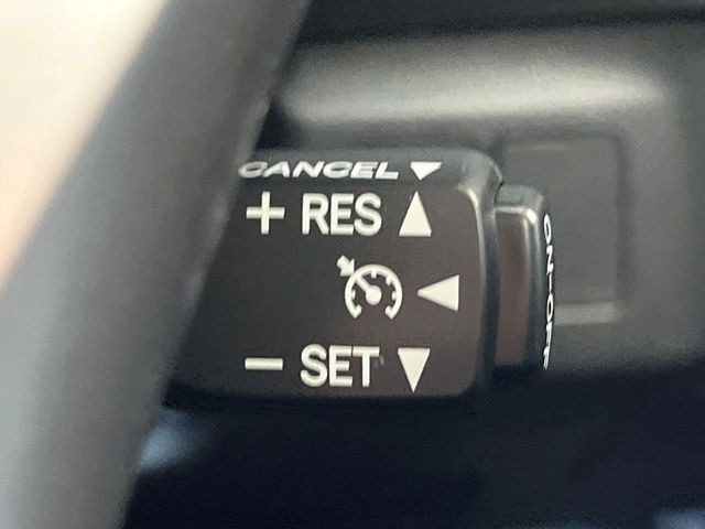 �y�N���[�Y�R���g���[���z�������H�����N���N���s�B�A�N�Z���𗣂��Ă���葬�x�ő��s���ł��A�������^�]���̕��S���y��!�����E�������ȒP�ȃX�C�b�`����Œ����ł��܂��B