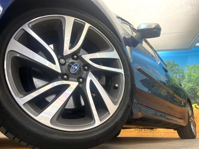 �y����18�C���`�A���~�z�C�[���z�O�ςɃ}�b�`���������A���~�z�C�[���𑕒����Ă���܂��B�e��ЊO�A���~�z�C�[����A�X�^�b�h���X�^�C�����戵�����Ă���܂��B���񂲑��k����������