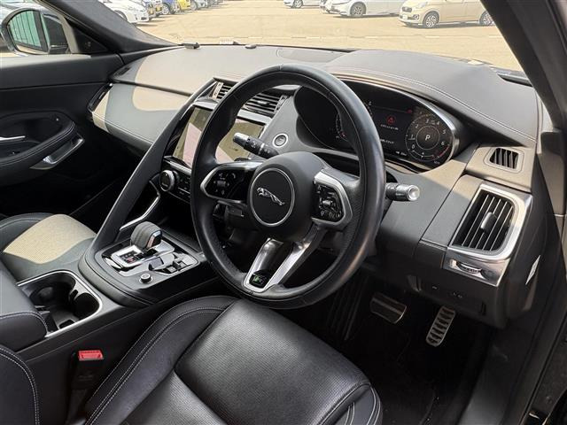 EペイスRダイナミック SE 2.0L P250 4WD