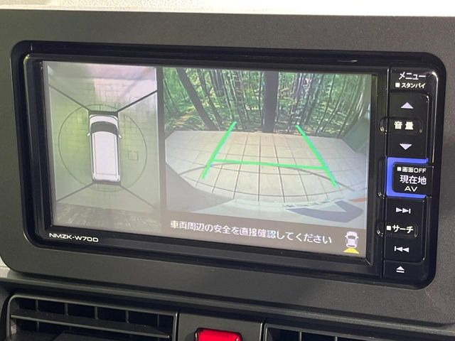 【パノラマモニター】専用のカメラにより、上から見下ろしたような視点で360度クルマの周囲を確認することができます☆死角部分も確認しやすく、狭い場所での切り返しや駐車もスムーズに行えます。