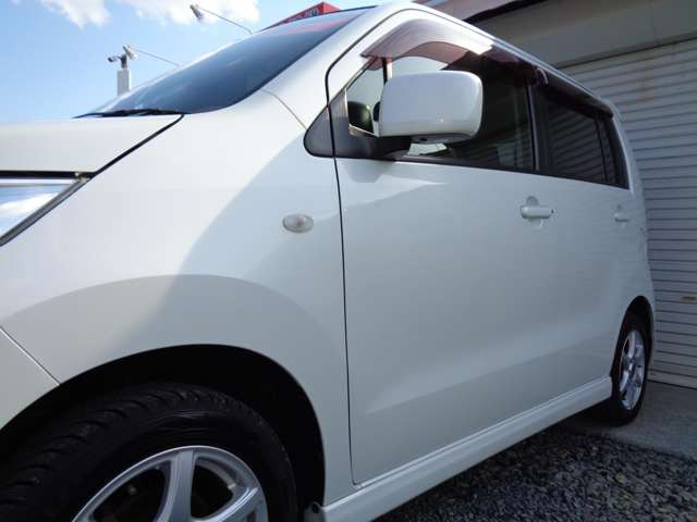 当店では展示前にお車の磨きを丁寧に行っています!少しでもキレイなお車をご提供したいと思っておりますので気になる事がございましたらお気軽にご相談下さい!出来る限りお客様のご要望にはお応え致します!