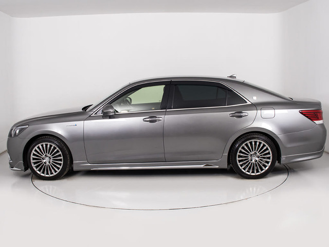 お探しの方必見OP18AW付!大人気のオプション装備純正18インチアルミホイール!