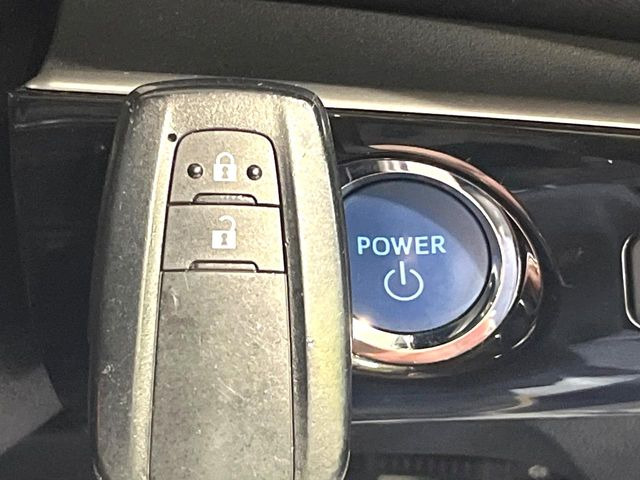 �y�X�}�[�g�L�[�z�J�o����|�P�b�g�ɓ��ꂽ�܂܂ł��h�A�̎{���E�������\�ȃX�}�[�g�L�[�𑕔��B�G���W���̃I���E�I�t�����J�M�����o���K�v����������Ƃ��Ă��֗��ł���