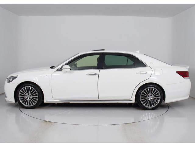 お探しの方必見OP18AW付!大人気のオプション装備純正18インチアルミホイール!