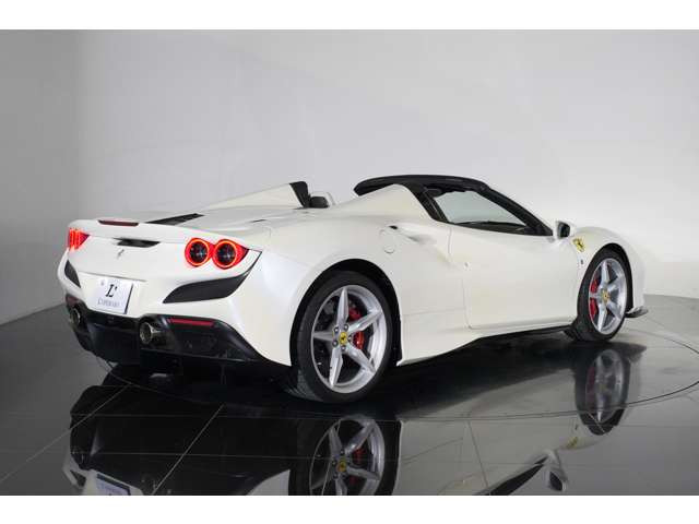 �r�A���R�o�[�h�P�[�W&times;�O���W�ICHIARO�I�t�J�^���O���U�[�J���[�̃X�p�C�_�[�͑�ϋM�d�ł��B