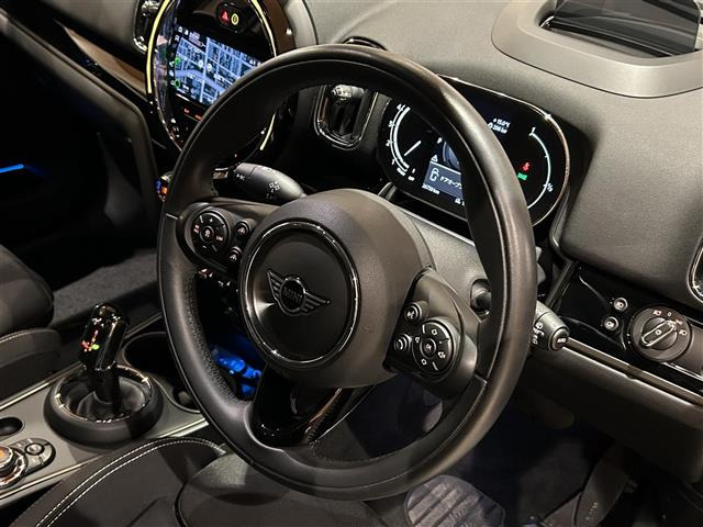 ミニクロスオーバークーパー SD オール4 4WD