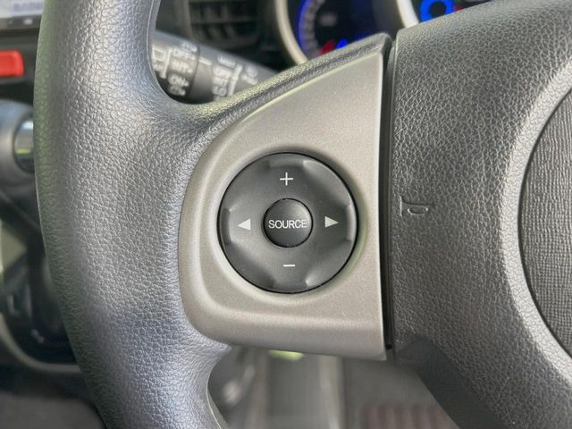 �y�X�e�A�����O�X�C�b�`�z�^�]���A�O������ڐ������炷���ƂȂ��A�I�[�f�B�I���̑��삪�\�ȕ֗��@�\!���S&���K�ȃh���C�u�����o���Ă���܂���