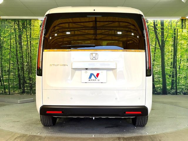 安心の最長10年・走行無制限保証(有償)をご用意。保証内容も充実はもちろん、無料点検&オイル交換や、年中無休の全国・24時間ロードサービスも付帯されておりますのでご安心下さい。