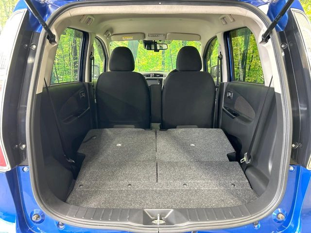 ���i�̂���������ʋ΁A���}���ɏ\���ȉ׎��X�y�[�X���m�ۂ��Ă���܂��B�Z�J���h�V�[�g��|���ƁA�傫�ȉו��̐ύڂ��\�ł���