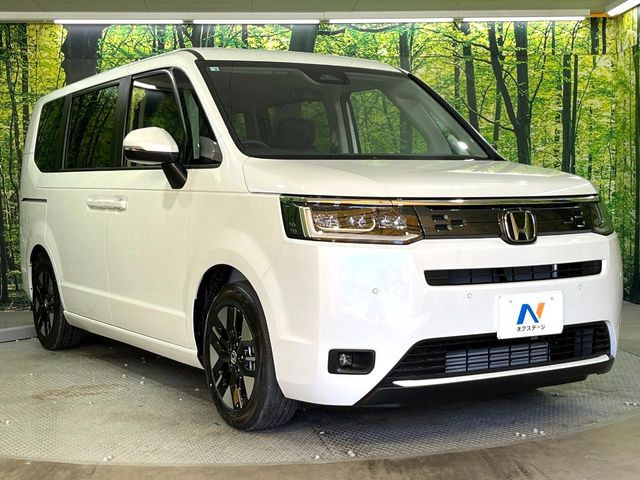 高透明度のガラス皮膜で撥水はもちろん、上質なツヤ・光沢を実現。紫外線や酸性雨から大切な愛車を保護し、色あせ・劣化を防止。「弾スプラッシュコート」、「弾プリミッサコート」からお選びいただけます。