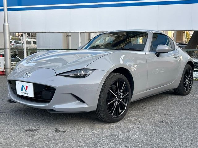 高透明度のガラス皮膜で撥水はもちろん、上質なツヤ・光沢を実現。紫外線や酸性雨から大切な愛車を保護し、色あせ・劣化を防止。「弾スプラッシュコート」、「弾プリミッサコート」からお選びいただけます。