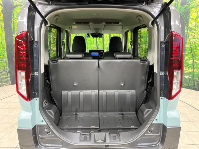 ���i�̂���������ʋ΁A���}���ɏ\���ȉ׎��X�y�[�X���m�ۂ��Ă���܂��B�Z�J���h�V�[�g��|���ƁA�傫�ȉו��̐ύڂ��\�ł���