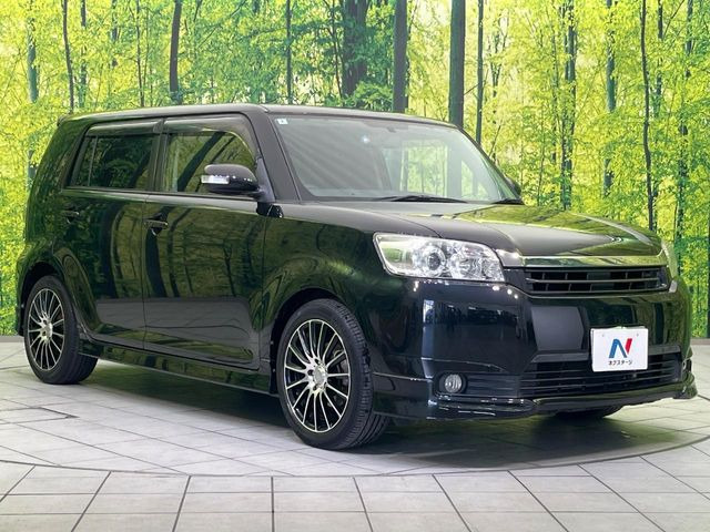 高透明度のガラス皮膜で撥水はもちろん、上質なツヤ・光沢を実現。紫外線や酸性雨から大切な愛車を保護し、色あせ・劣化を防止。「弾スプラッシュコート」、「弾プリミッサコート」からお選びいただけます。